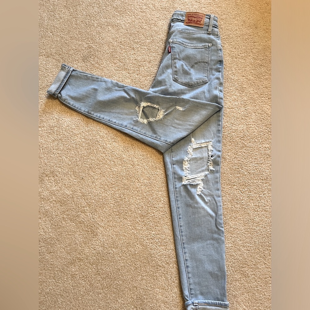 Levi High Rise Skinny Jeans